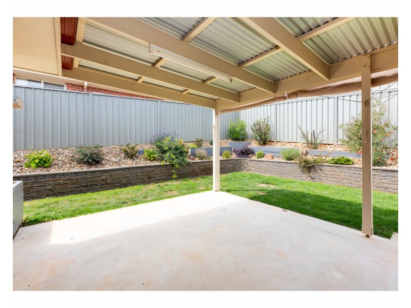 17 Egret Way, Thurgoona NSW 2640