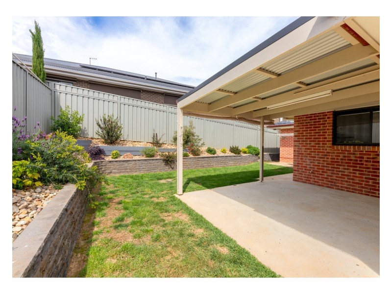 17 Egret Way, Thurgoona NSW 2640