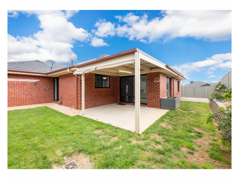 17 Egret Way, Thurgoona NSW 2640