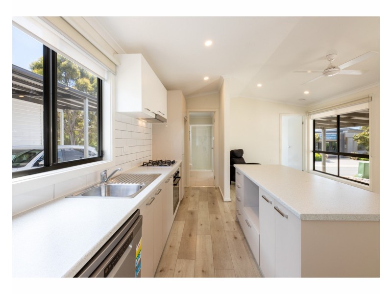 64/7 Catherine Crescent, Lavington NSW 2641