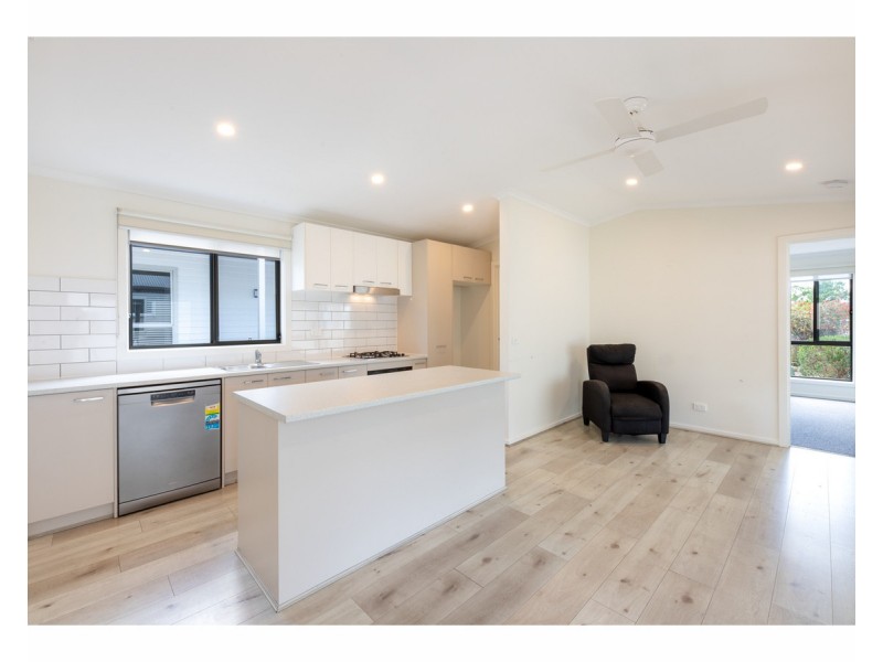 64/7 Catherine Crescent, Lavington NSW 2641