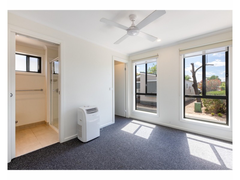 64/7 Catherine Crescent, Lavington NSW 2641