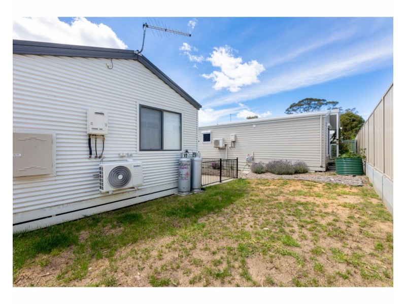 64/7 Catherine Crescent, Lavington NSW 2641