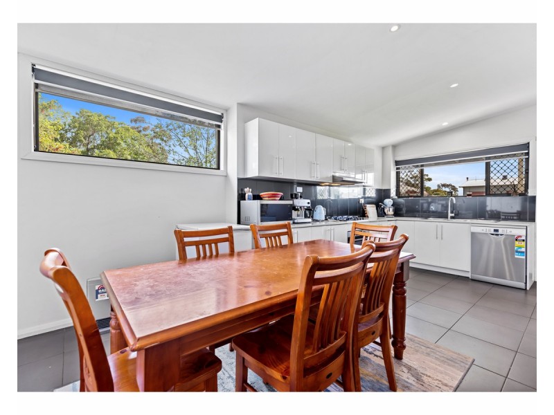 17 Allan Street, Henty NSW 2658