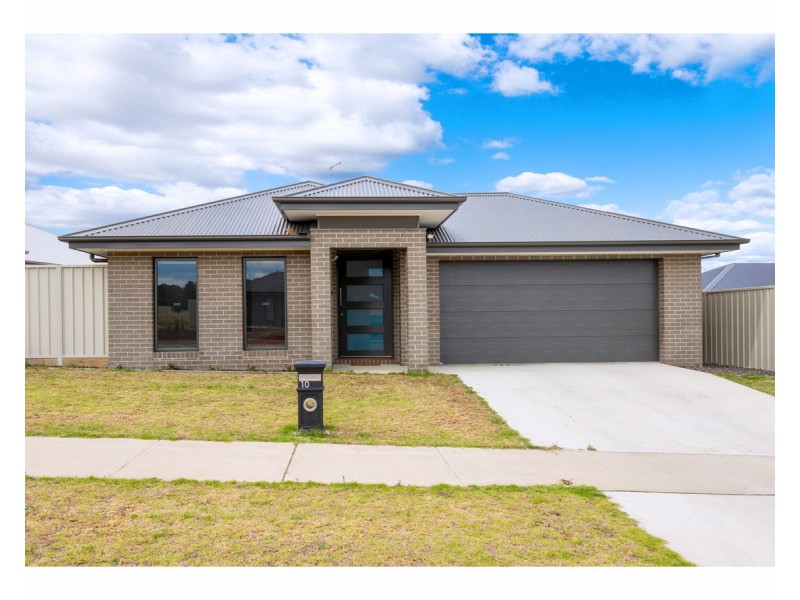 10 Hanrahan Street, Hamilton Valley NSW 2641