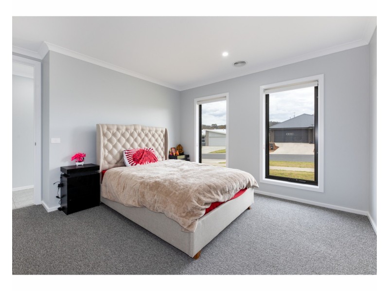 10 Hanrahan Street, Hamilton Valley NSW 2641