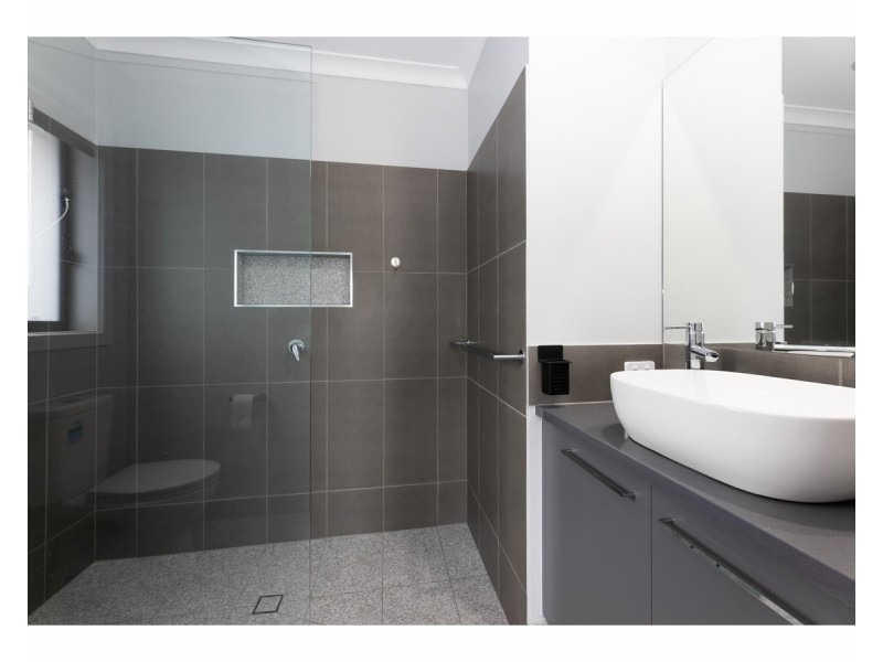10 Hanrahan Street, Hamilton Valley NSW 2641