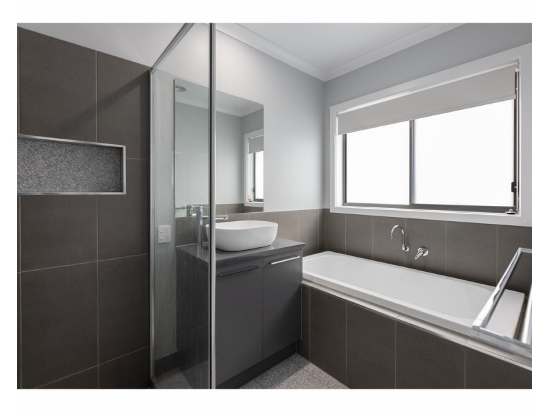 10 Hanrahan Street, Hamilton Valley NSW 2641