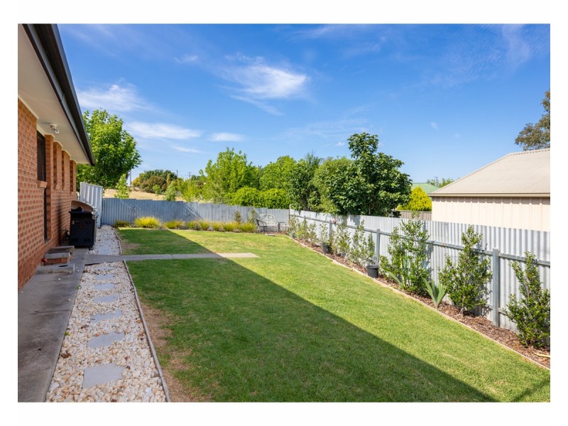 3/585 Hague Street, Lavington NSW 2641