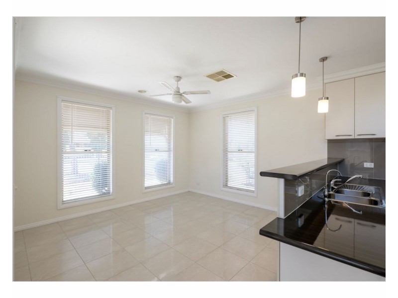 66 Honeyeater Circuit, Thurgoona NSW 2640