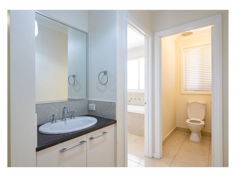 66 Honeyeater Circuit, Thurgoona NSW 2640