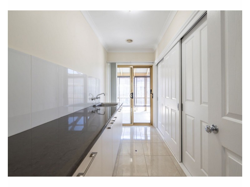 66 Honeyeater Circuit, Thurgoona NSW 2640