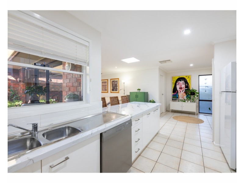 3 Heather Court, West Albury NSW 2640