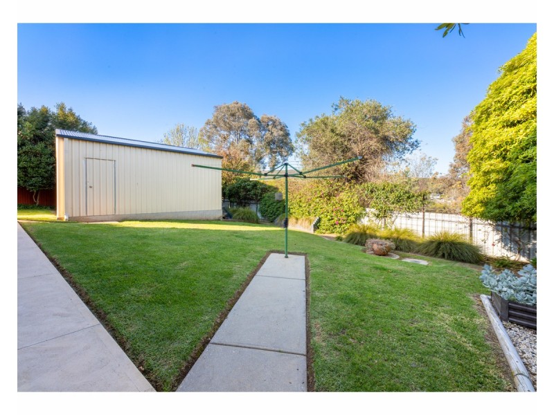 3 Heather Court, West Albury NSW 2640