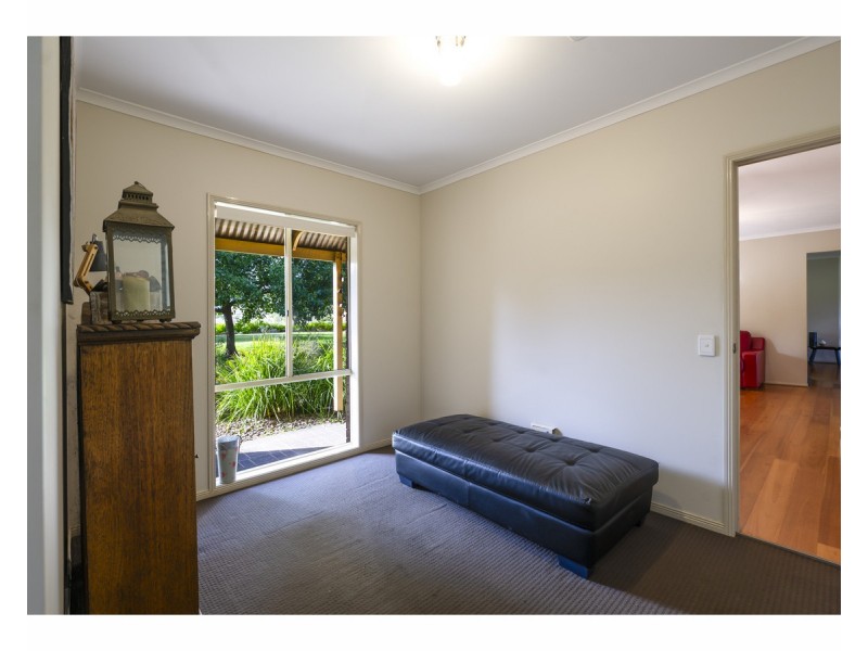 19 Tynan Road, Table Top NSW 2640