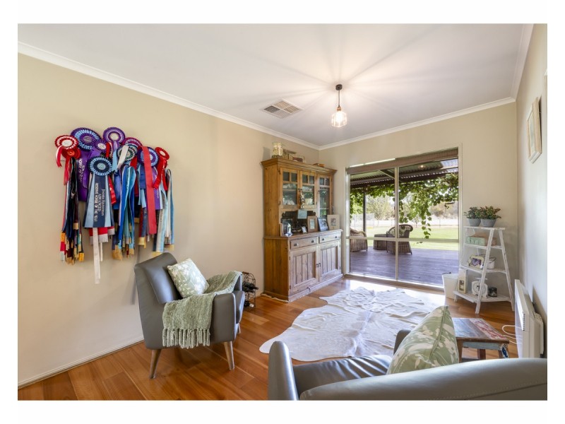 19 Tynan Road, Table Top NSW 2640