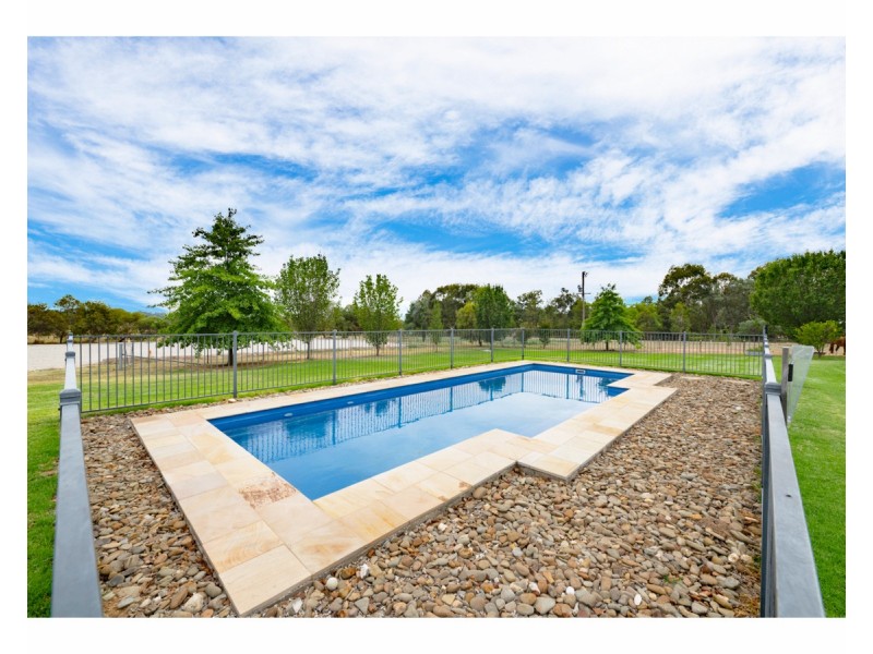 19 Tynan Road, Table Top NSW 2640