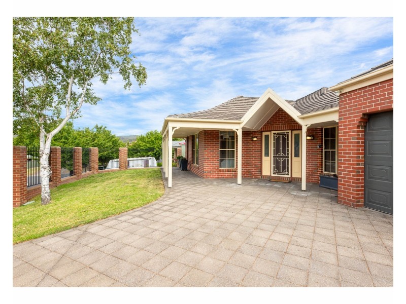 6 Box Place, Glenroy NSW 2640