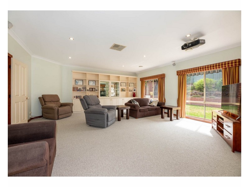 6 Box Place, Glenroy NSW 2640