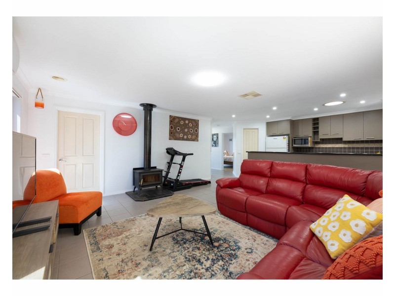 12 Dillagar Place, Springdale Heights NSW 2641