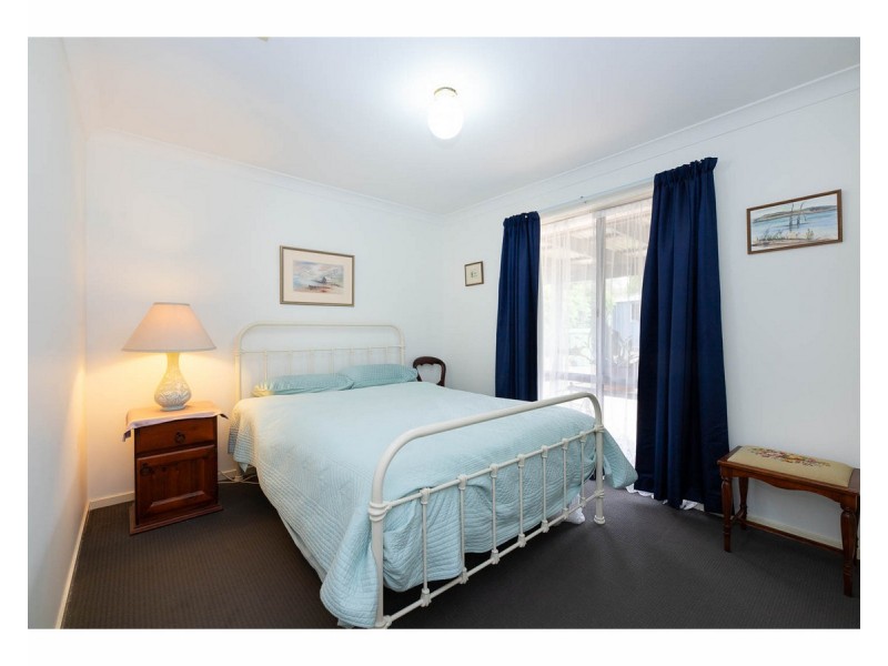 27 Meyer Place, Thurgoona NSW 2640