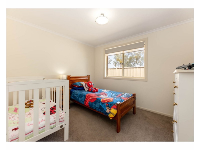 57 Privett Place, Lavington NSW 2641
