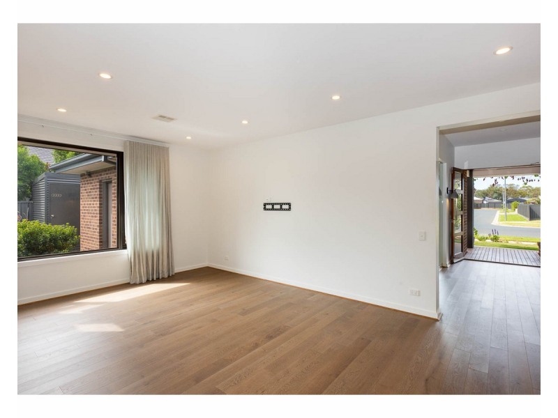 21 Yarrabee Drive, Wirlinga NSW 2640