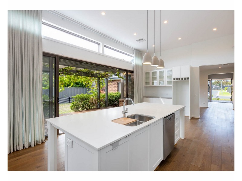 21 Yarrabee Drive, Wirlinga NSW 2640