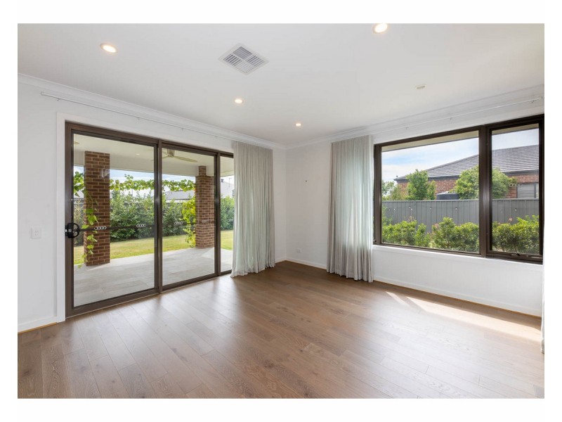 21 Yarrabee Drive, Wirlinga NSW 2640