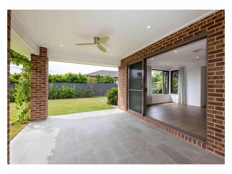 21 Yarrabee Drive, Wirlinga NSW 2640