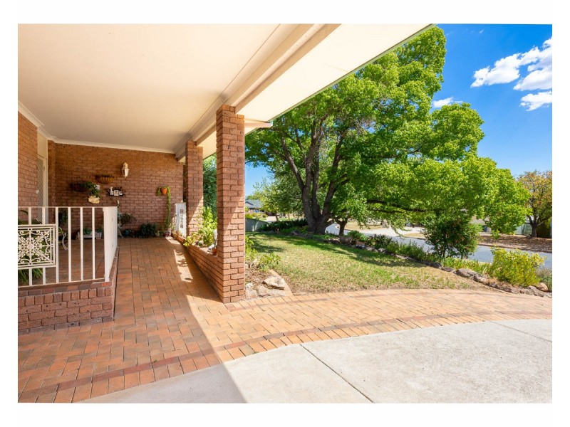 20 Keatinge Court, Lavington NSW 2641