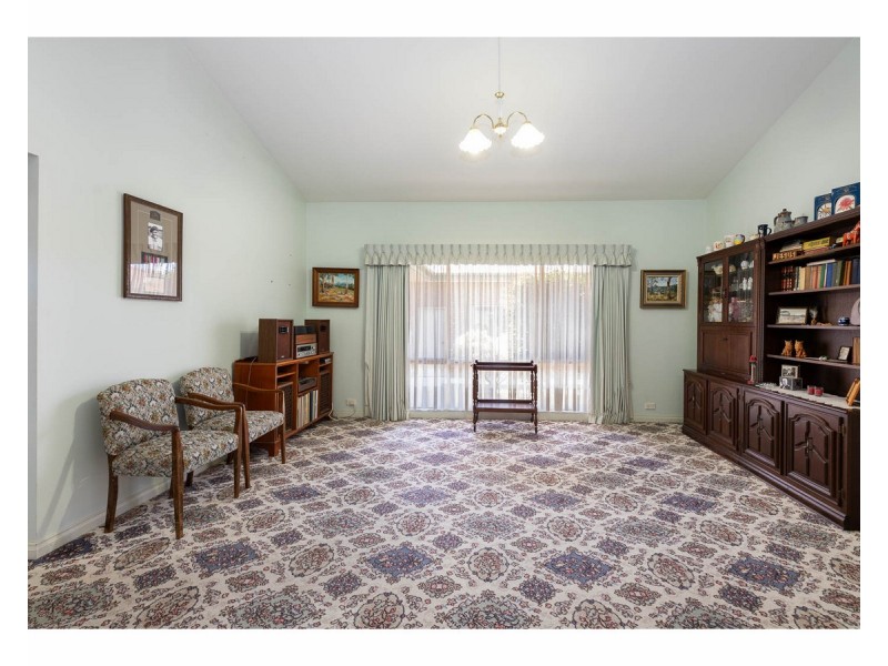 20 Keatinge Court, Lavington NSW 2641