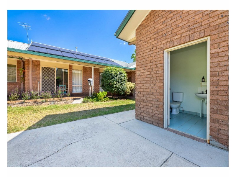 20 Keatinge Court, Lavington NSW 2641