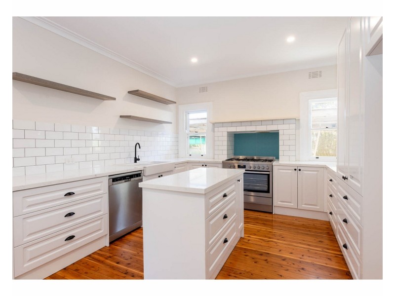 929 Padman Drive, West Albury NSW 2640