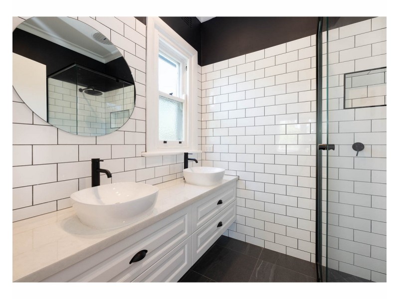 929 Padman Drive, West Albury NSW 2640