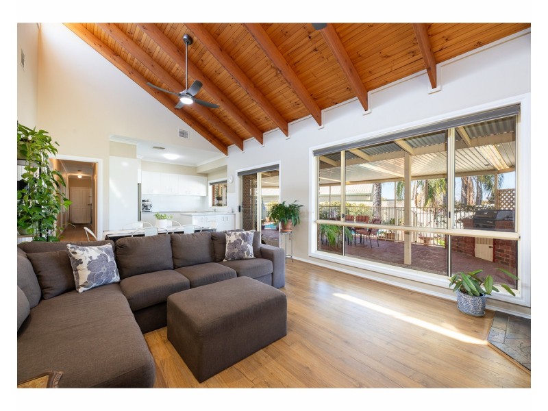 3 Dirru Court, Springdale Heights NSW 2641