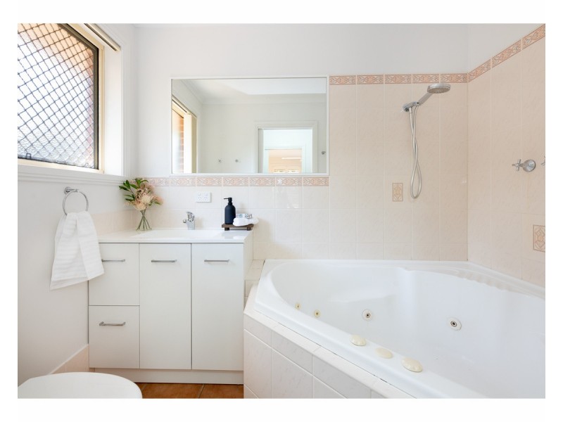 10 Denny Court, Thurgoona NSW 2640
