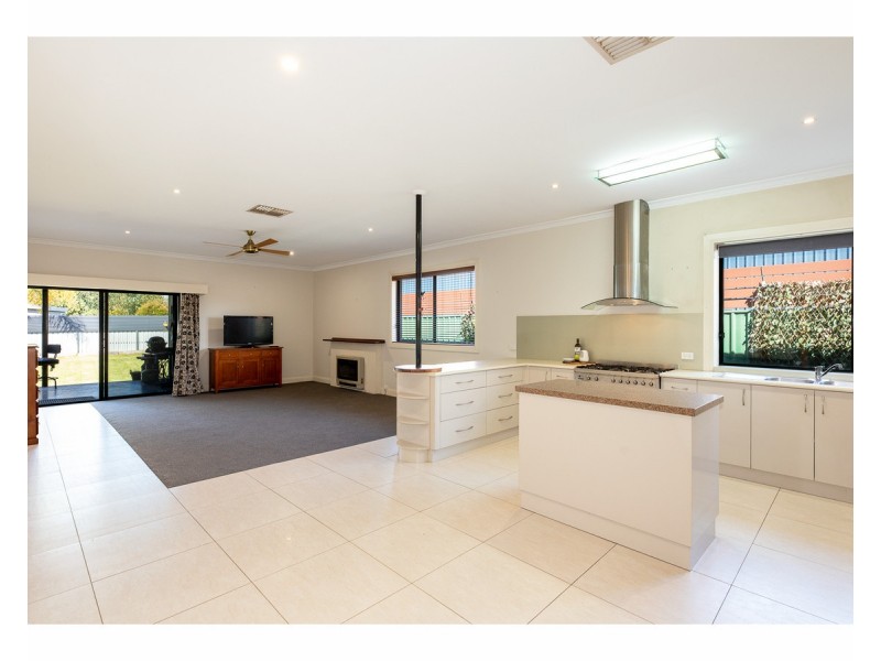 192 Olive Street, South Albury NSW 2640