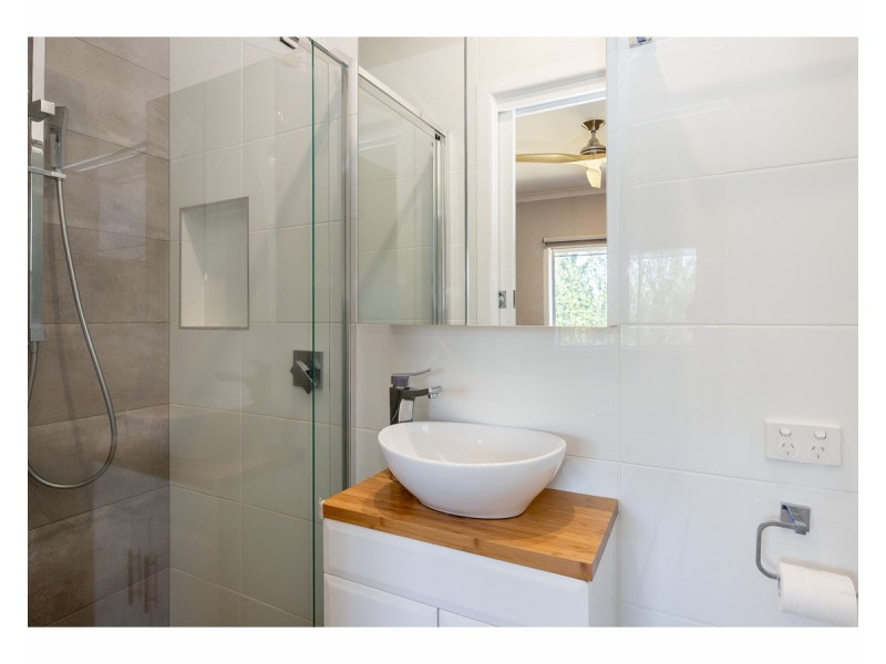 499 Saunders Avenue, East Albury NSW 2640