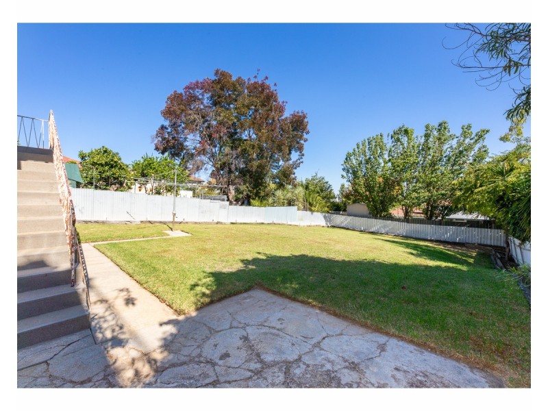 499 Saunders Avenue, East Albury NSW 2640