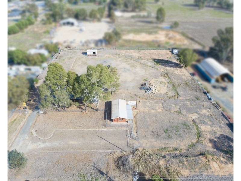 8-16 Gibson Place, Howlong NSW 2643
