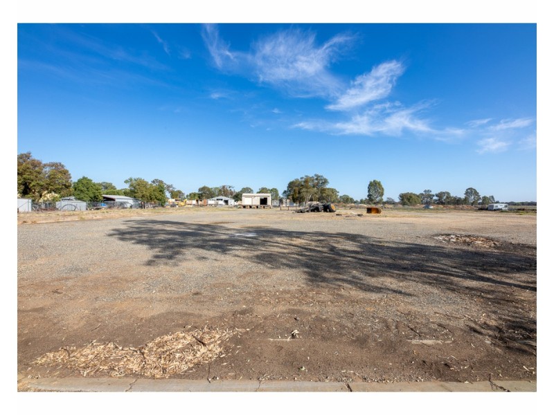 8-16 Gibson Place, Howlong NSW 2643