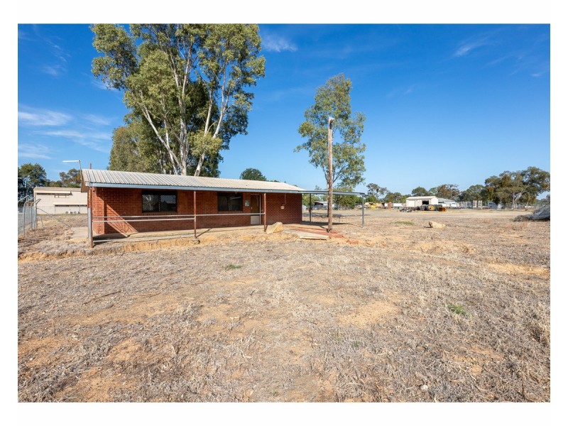 8-16 Gibson Place, Howlong NSW 2643
