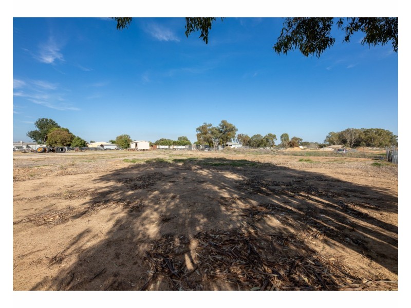8-16 Gibson Place, Howlong NSW 2643