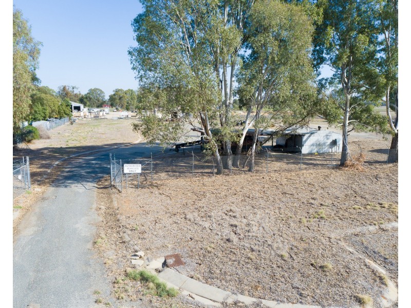 8-16 Gibson Place, Howlong NSW 2643