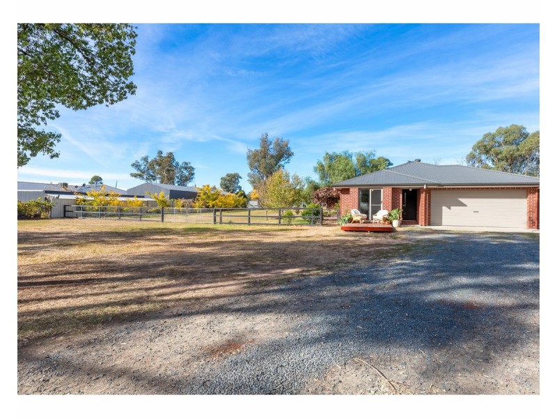 19 Smith Street, Henty NSW 2658