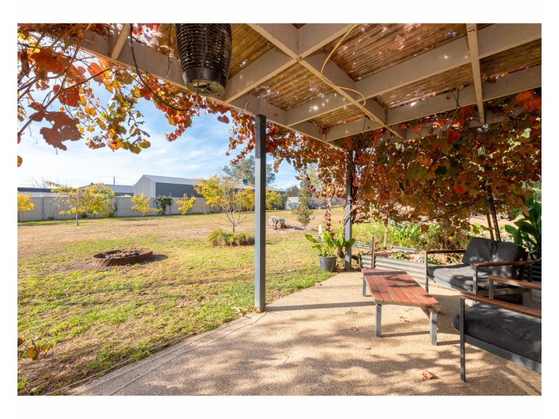 19 Smith Street, Henty NSW 2658