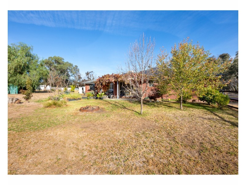 19 Smith Street, Henty NSW 2658