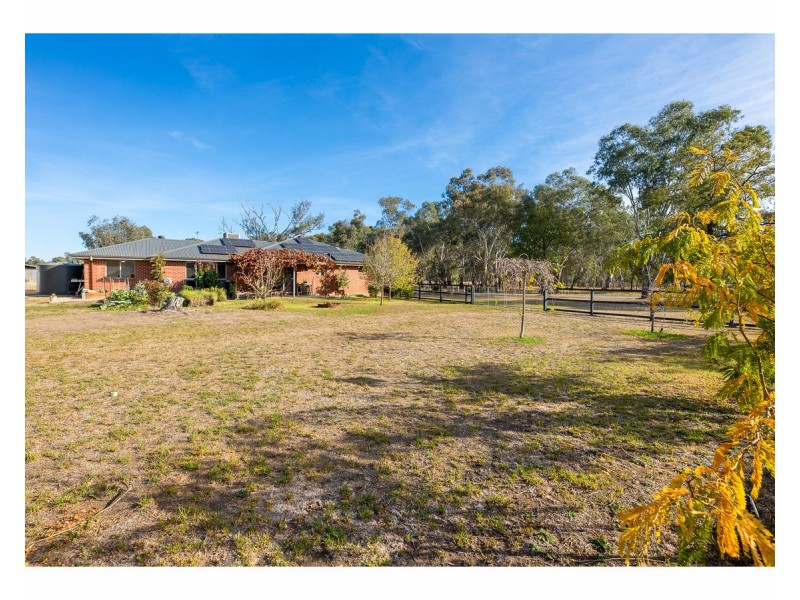 19 Smith Street, Henty NSW 2658