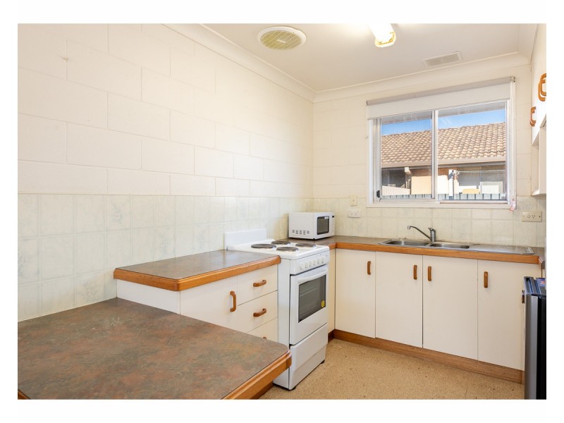 1-4/416 Kotthoff Street, Lavington NSW 2641